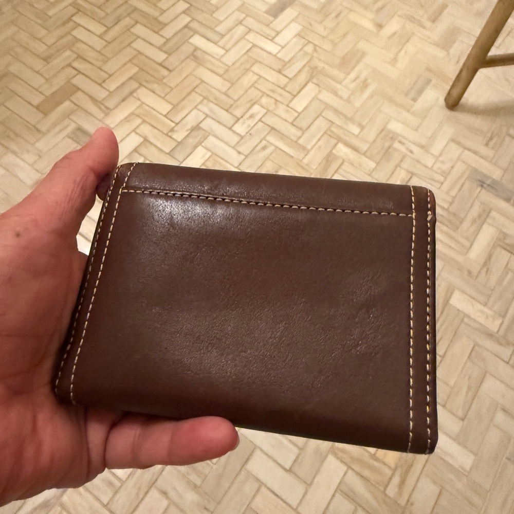 Coach Brown Leather Accessory with Gold Accent. In good conditions - Picture 4 of 14